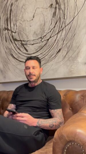 Mauricio Pinilla Instagram - Spaceman me encanta, porque lo único que debes hacer es adivinar cuando despegará el personaje! Si es la primera vez que ingresas Latamwin les regalan 5 luquitas GRATIS  para jugar sin deposito previo ni letra chica. ¡Latamwin, sabes, apuestas, ganas!

 #spaceman #DEJANDOELZORRO #ganaconLatamwin