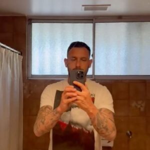 Mauricio Pinilla Instagram - Amé esta línea King C Gillette. Encontré el mejor regalo para esta navidad. 
@gillettechile #Publicidad