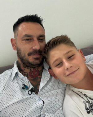 Mauricio Pinilla Instagram - Feliz cumpleaños pequeño mio te adoro ❤️ @mauripinilla14 por miles de estos dias junto a ti