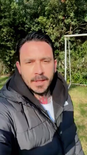Mauricio Pinilla Instagram - ¡Juegatela y gana lucas extras con Latamwin! Apuesta por tu equipo y diviértete con slots y mesas en vivo. Regístrate ahora y recibe 5 lucas para empezar a jugar. Latamwin: ¡Sabes, apuestas, ganas! #Latamwin #ApuestaYGana
 #Copaamerica #Eurocopa #DEJANDOELZORRO #ganaconLatamwin #Latamwin #CampeonatosInternacionales #Slots #ApuestaYGana