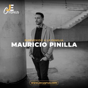 Mauricio Pinilla Instagram - Amigos y amigas estoy feliz de contarles que desde hoy paso a formar parte de la familia @j.ecygnus 😎🤩 empresa líder en la venta de terrenos agrícolas en la zona centro sur de nuestro país! Porque , si lo sueñas , lo puedes lograr.