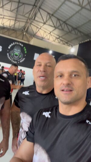Maurício Rua Instagram - Aulão foi um sucesso!!🏆🥊 @wandfc @shogunoficial Na luta pelo Rio Grande do Sul @fourbio @kyriospy 🇧🇷🏆