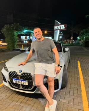 Maurício Rua Instagram - Sempre com meu BMW.
@bmwbarigui