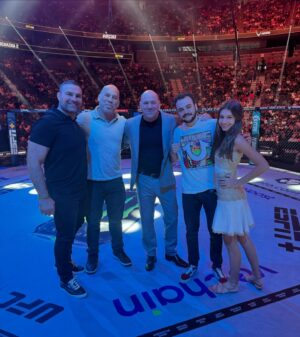 Maurício Rua Instagram - Obrigado @danawhite e @lorenzofertitta por todo carinho e suporte ao longo desses 17 anos de UFC.

Thank you Dana White and Lorenzo Fertitta for all the care and support throughout these 17 years with the UFC.