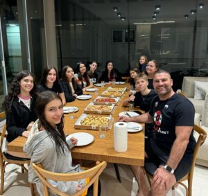 Maurício Rua Instagram - Pizzada em casa, com a melhor pizza @kingpizzamga 
🍕🍕🍕🍕🍕