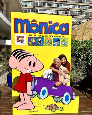 Mauricio de Sousa Instagram - Eu e Mônica invadimos a capa da revista no.1 da Mônica durante evento  da chegada do coelhão gigante no conjunto nacional na avenida Paulista.