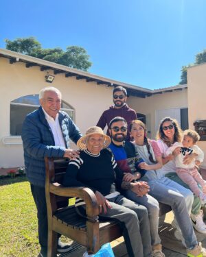 Mauricio de Sousa Instagram - Turma da família visita Therezinha branco  em Mogi das Cruzes.