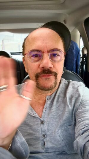 Maurizio Casagrande Instagram - Le domande che assillano la mia mente… datemi le risposte, vi prego 😨