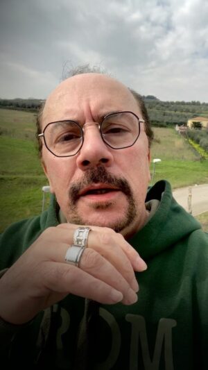 Maurizio Casagrande Instagram - A tutte le donne, la parte migliore dell’umanità. 😘