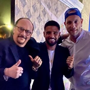 Maurizio Casagrande Instagram - Ciao capitano.  È stato un piacere conoscerti.  Peccato sia accaduto proprio ora che parti. 💙

#madeinsud #calcionapoli #rai2 #mauriziocasagrande #passionecalcio