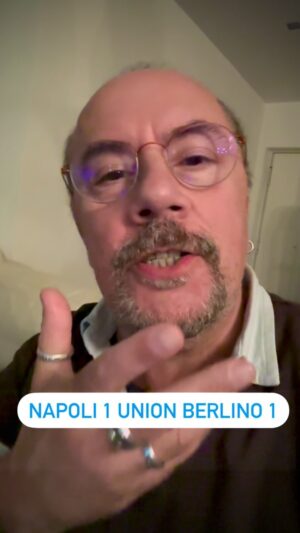 Maurizio Casagrande Instagram - E no.  Vabbè, andiamo avanti.  Forza Napoli