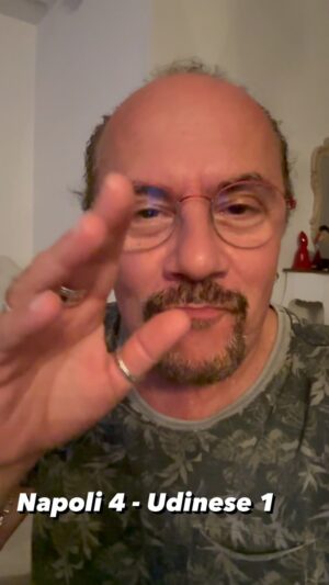 Maurizio Casagrande Instagram - Lo so, sembra strano, ma io mi diverto così. 😊