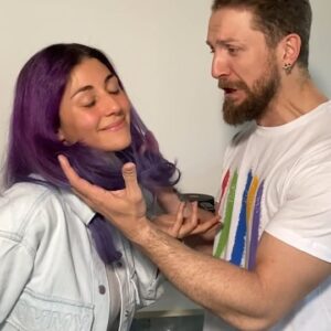 Maurizio Merluzzo Instagram - Come la tua ragazza si aspetta che tu reagisca quando si fa il colore ai capelli! 

Ma vi pare normale??

#comedy #couple
