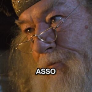 Maurizio Merluzzo Instagram - Differenze tra libro e film in Harry Potter! 🤓

Questo Reel l'ho girato qualche giorno prima che Michael Gambon ci lasciasse, spero che ovunque sia possa farsi una risata ❤️ 🙏🏻

#harrypotter #doppiaggio