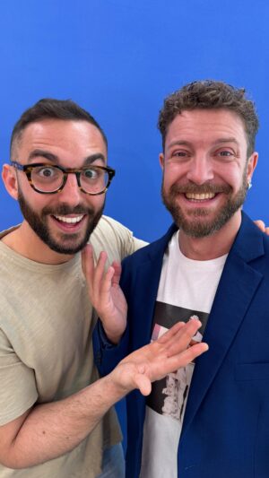 Maurizio Merluzzo Instagram - Chi di noi due ha la pelle più fresca? Commentate con i complimenti più originali! Da oggi grazie ai prodotti @niveamen_it potrete iniziare anche voi a curare la vostra pelle e abituarvi a ricevere complimenti.
#NIVEAMEN #AbituatiAiComplimenti #ADV