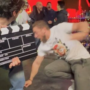 Maurizio Merluzzo Instagram - Ormai sono un maestro della riproduzione dei suoni grazie a @blackroll.beatbox 🤣😎

#beatboxing #comedy