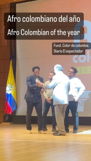 Mauro Castillo Instagram - Gracias a todos. De corazón. Afro colombiano del año en las artes y música./ thanks for the opportunity to share with you. AFROCOLOMBIAN OF THE YEAR IN ARTS 

@tataroj te amo 
@oiloproducer thank you hermano.

@codiscos
@andres_ovalle_munoz_c 
@sebastian
jacobo
@dennismurcia  gracias por la confianza