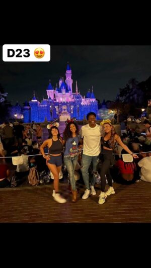 Mauro Castillo Instagram - Los quiero! Mi Combo @dianexguerrero @adassaofficial @lagaita me estoy divirtiendo mucho en este #d23 gracias @disneyland por la invitación 😍 speechless with Al your talents and ❤️ @stephaniebeatriz we miss you queen and the marvelous @rhenzyfeliz as well video support by ⚡️@carlosmixing