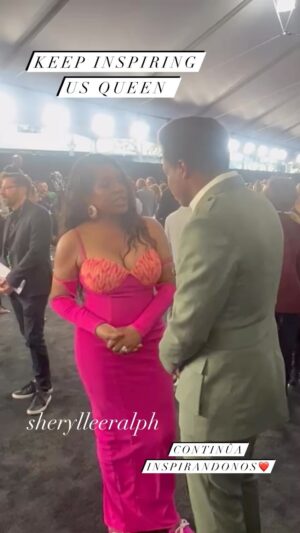 Mauro Castillo Instagram - We felt you like an angel. @thesherylleeralph you are the first black woman to sing the National anthem at Super Bowl please continue inspiring us./ te sentimos como un ángel, Sheryl Lee Ralph es la primera mujer Negra que canta el himno en el #SuperBowl. ❤️🙏🏾