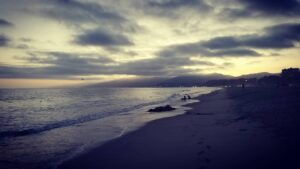 Maury Morgan Instagram - The days are getting shorter and shorter...