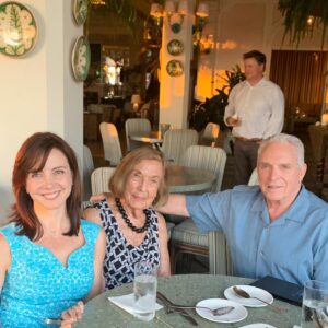 Maury Morgan Instagram - #tbt Well, sorta. We definitely threw some back today 🍸😆#friends #icons #martinis