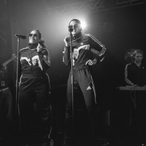 Mawaan Rizwan Instagram - Some snaps from the Glasto show 🐦‍🔥🤘🏽
.
.
📸 @Raphph (1,4,14,16)
📸 @indiabharadwaj (2,3,5,9,10,11,12,13,15)
📸 @salv_fitz (6,7,17)
👘 @returning_imvu