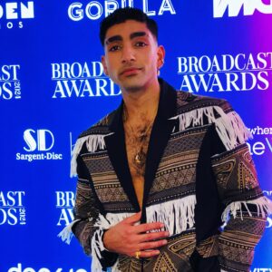 Mawaan Rizwan Instagram - Thanks Broadcast awards 🧃🏆💙 
👔 Wearing @labrumlondon 
👑 Jewellery by @thewearer @_ruddock_