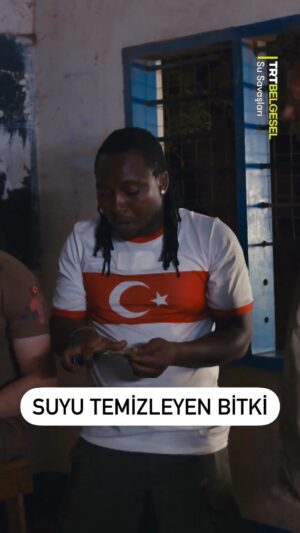 Max Bendo Instagram - Aloe vera bitkisinin suyu dezenfekte etme özelliği ve yaralara karşı etkisi 🌿

#susavaşları #trtbelgesel #belgesel #aloevera #kenya #bitki #su #trt