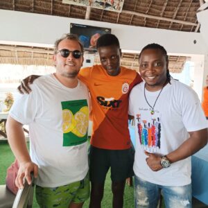 Max Bendo Instagram - Iste @galatasaray buyuklugu Zanzibar adasinda bile taraftarlarimiz var ister inan ister inanma♥️💛