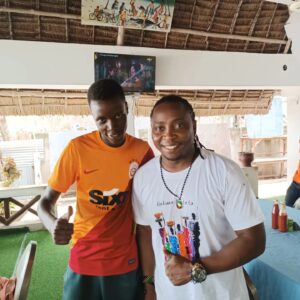 Max Bendo Instagram - Iste @galatasaray buyuklugu Zanzibar adasinda bile taraftarlarimiz var ister inan ister inanma♥️💛