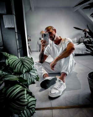 Max George Instagram - Defo chilling after the football last night! Wearing @skechers_uk Court Classics. Comfy as! Link in my story👊🏻 #AD #Skechers
