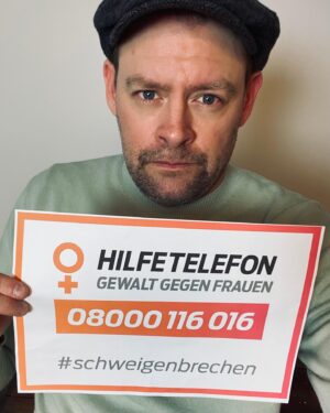 Max Giermann Instagram - Nicht vorstellbar, welche Hölle das sein muss, wenn man von dem Menschen, den man einst geliebt hat oder noch immer liebt, misshandelt wird. Aber jedes einzelne Mal ist ein Mal zu viel! #schweigenbrechen #hilfetefon #gewaltgegenfrauen