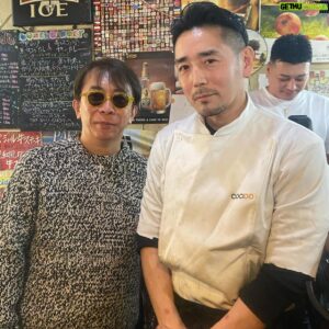 Max Matsuura Instagram - 町田の地中海料理コシード。
avex の創業時は町田でしたのでシェフのお父さんのやられていたレストランコシードには毎日のように通ってました。
仕事が終りにシェフのお父さんの料理を食べて帰るのが日課のようになってました。その後avexは青山に移りあまり行かなくなってしまいましたが風の噂でお父さんが亡くなったと聞いた覚えがあります。
昨年、テレビでコシードを息子さんがやっていると知り、いつか行きたいと思っていたのがやっと実現しました。
お店は若い従業員の方が一生懸命やっていて、ものすごく活気があり、手作りのポップなどがたくさんあり avexの初期を思い出しました。おそらく皆がシェフを尊敬しているんだろうなと感じました。
味も先代の味やメニューを継いでいて嬉しかったです。
これからも頑張ってください！
#地中海料理コシード