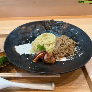 Max Matsuura Instagram - 飯田商店。
噂には聞いてましたが、ここまでうまいとは恐れ入りました！

#飯田商店
#ラーメン
#湯河原