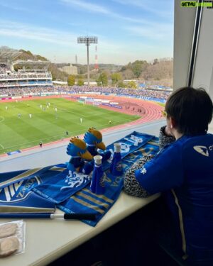 Max Matsuura Instagram - 初めてのJリーグ観戦でした！
代表戦くらいしか見ない僕ですが、会場のサポーターの熱気に驚きました！
試合は残念ながら、後半で同点に追いつかれてしまいましたが、次に期待です！
#町田ゼルビア 
#松浦勝人 
#avex