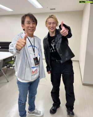 Max Matsuura Instagram - SKY-HIのアリーナツアーにて！
日髙社長と！ww

#skyhi 
#代々木第一体育館 
#bmsg #日髙光啓
#maxmatsuura #avex