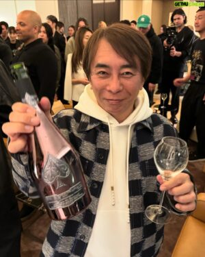 Max Matsuura Instagram - 新しいアルマンド出たみたい。