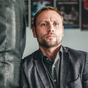 Max Riemelt Instagram - Nicht verpassen: @arte.tv zeigt heute Abend um 20:15 Uhr „Der Schneegänger“ (Regie: Josef Rusnak)

#newmovie #derschneegaenger