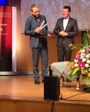 Max Riemelt Instagram - Big honour: The City of Hof and the Hof International Film Festival honour Max's commitment with the Film Award of the City of Hof. "By awarding the prize to Max Riemelt, the City of Hof and the Hof International Film Festival are honouring an outstanding actor who fills his roles with wisdom, intensity and subtle emotions. Many of his films premiered in Hof and became great successes. The Film Prize of the City of Hof is regarded as one of the special awards in German film", is the official statement.

#filmpreis #hof #hof2019 #hoferfilmtage #filmfest #filmfestival #thankyou