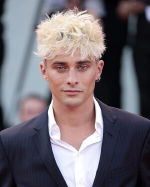 Maxence Danet-Fauvel Instagram - Venice Film Festival 🇮🇹

Thank you @armanibeauty for having me there. 

@giorgioarmani 

#Venezia79
#BiennaleCinema2022