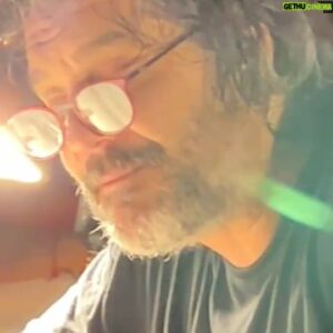 Maxi Ghione Instagram - Que bárbaro, fue una noche mágica.
Mucho moco suelto y abrazos.
Gracias hijo por estar.
Gracias a mi gente linda que acompañó con el corazón. 
Gracias Juan Carlos Pallarols por brindar el espacio y por la hospitalía, no había un lugar mejor que ése para que "Literatura de Barro" vea la luz.
Gracias Adriana Tombolini por apostar.
#LiteraturaDeBarro 
#poesia 
#libros 
@adrianatombolini 
@juancarlospallarols