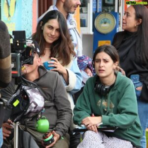 Maxi Ghione Instagram - @cansadodeserfeliz11  últimos 3 días de rodaje. Feliz con este equipo del carazo....
Parte del equipo en las fotos....

@mauriciomontesm 
@corzoandrea 
@elenastello 

.
#ficcion #series #cansadodeserfeliz