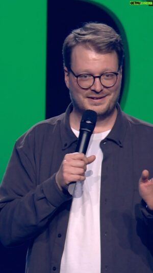 Maxi Gstettenbauer Instagram - Was man nicht alles für seine Kinder macht 🫣👙

Die besten Comedians Deutschlands sind auch auf Tour, jetzt Tickets sichern:
✍️ 01.09.2024 Hannover
✍️ 02.09.2024 Hamburg
✍️ 03.09.2024 Berlin
#diebestencomediansdeutschlands #dbcd #standup #standupcomedy #schwimmen #kinder