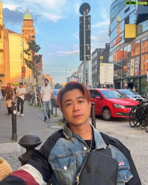 Maxi Lim Jun Liang Instagram - Berlin dump🇩🇪