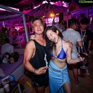 Maxi Lim Jun Liang Instagram - Always a blast at @tipsyunicornsg 🦄 🦄🦄