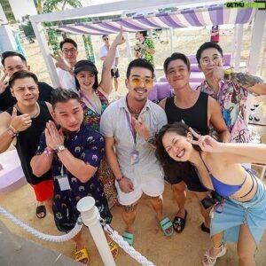 Maxi Lim Jun Liang Instagram - Always a blast at @tipsyunicornsg 🦄 🦄🦄