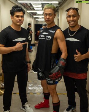 Maxi Lim Jun Liang Instagram - It is a satisfying feeling to reach the end of a task with the feeling of duty fulfilled and receive the accolades and respect of all my friends, teammates, the admiration of the people I love. To hear my name spoken with pride, the pride of having seen the obstacles and the opportunity of growth, the price of being able to face life’s ups and downs and fight. 

Apologies on not being able to get the W last evening. I went the distance but lost on points. Felt I lost the battle but won the war, the war that is within myself. I was fat and out of shape last year and perhaps a fight is what I needed. Took the risk and challenged a coach with only 5 months of training.

Thank you to my @evolvemma team, my coaches @drian.francisco @danialj_lil for cornering and coaching me. The Evolve media guys, y’all are tip top. And my boxing comp teammates. Those that I’ve sparred with and gave me so much tips, y’all know who you are. ❤️

To my S & C team @starfitnessgroup @fabulousaesthetics Thank you for building a body that is ready for war. 💪🏻

To my dear sponsors @chargesg @tbginteriordesign thank you for the trust you placed in me with your brands. I am grateful. 

Thank you @theringwhitecollarboxingshow for this once in a lifetime opportunity to experience fighting in a main event at such a spectacular locale @marqueesingapore . The theatrics and organisation for fighters were superb from start to finish. Shoutouts to @dzulfadly_jaffar_dj and @christianjcorrigan for your hardwork! And @christian again for fighting while working!

To my opponent @stayhardyyy . What an honor to challenge and share the ring with you! I can only imagine how hard to train during fasting month. You have my respect. 

Lastly, Sometimes God takes you on a journey you didn’t know you needed, to bring you everything you ever wanted.

📸: @henhaomedia 

#boxing #singaporeboxing #evolvemma #martialarts #whitecollarboxing #marquee #eatbro