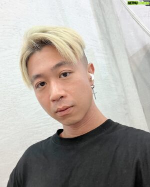 Maxi Lim Jun Liang Instagram - Yello 💛