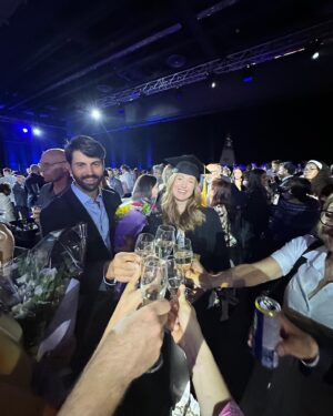 Maxime Dufour-Lapointe Instagram - Collation des grades 2023 - Un sourire qui exprime toute ma fierté en cette célébration officielle de la complétion de mon doctorat auprès de ma famille, mes amies et collègues ! 👩🏼‍🎓✨ Je suis aussi particulièrement émue de constater tout le chemin que j’ai parcouru. Il a y seulement 5 ans, je prenais ma retraite du sport et aujourd’hui, on peut maintenant m’appeler docteure! Comme quoi, plus d’un rêve est possible dans une vie ! Merci encore à tous ceux et celles qui m’ont aidé à y parvenir! 🩺💙