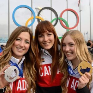 Maxime Dufour-Lapointe Instagram - 10 ans déjà. ✨ Je devenais olympienne aux côtés de mes sœurs. Je célébrais aussi mes 25 ans avec la planète lors de notre tournée médiatique. Une course folle ! Dans ma tête, c’est comme si c’était hier! Le sentiment est encore aussi vif et clair. High on life. Le fruit de mes efforts. La réalisation d’un rêve. Un parcours qui a marqué ma vie à jamais. Le ski acrobatique m’a tant offert. Je serai toujours reconnaissante de cette partie de ma vie qui a façonné qui je suis dans la poursuite de mes rêves avec authenticité, passion et de vulnérabilité. Merci à tout ceux et celles qui ont contribué à mon évolution pendant toutes ces années. ❤️✨